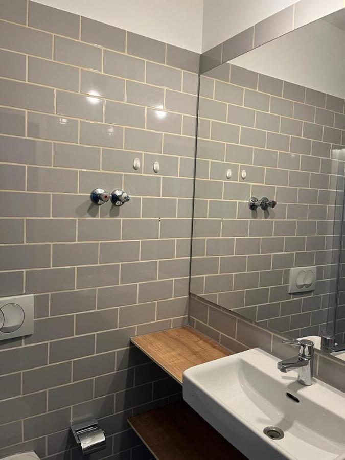 Hotel Fly ' In Offenbach am Main Bagian luar foto