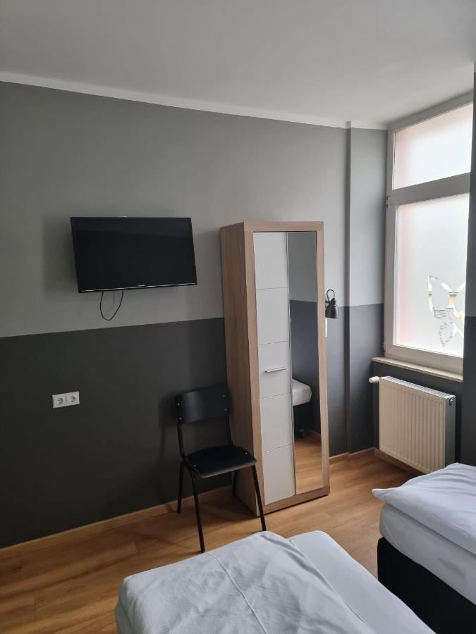 Hotel Fly ' In Offenbach am Main Bagian luar foto