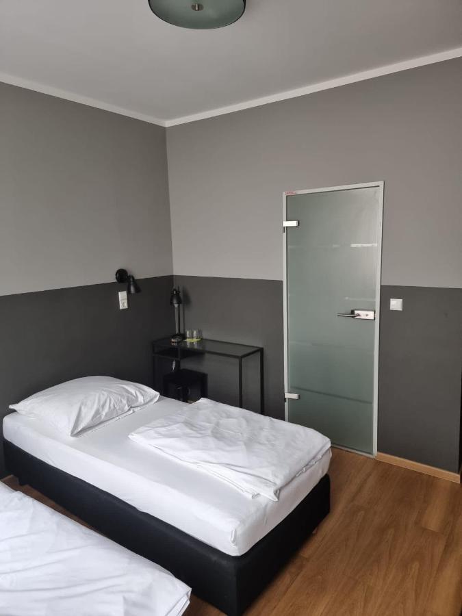 Hotel Fly ' In Offenbach am Main Bagian luar foto