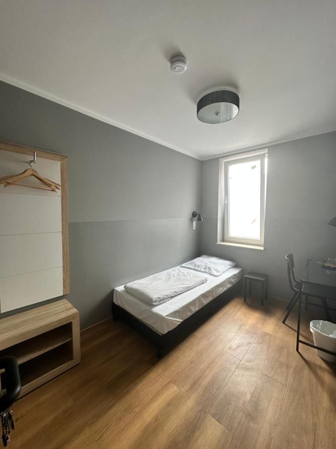 Hotel Fly ' In Offenbach am Main Bagian luar foto